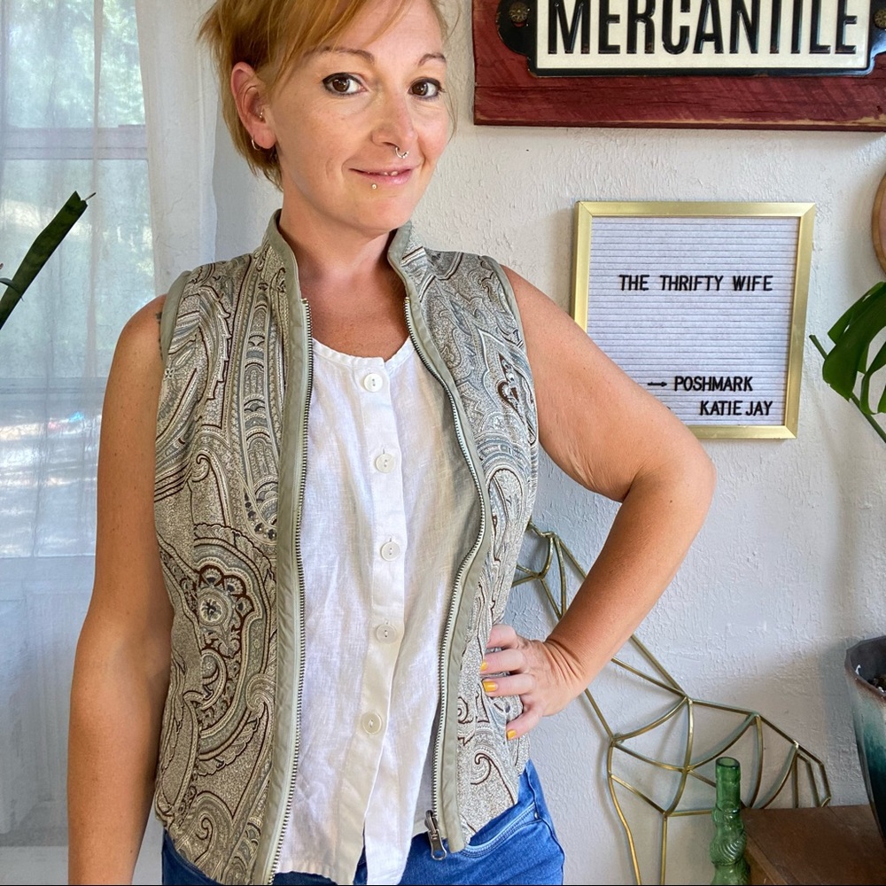 Yansi Fugel 100% Silk Paisley Print Fill Zip Designer Vest Size Small